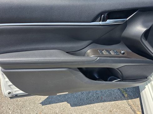 Used 2022 Toyota Camry XSE FWD image 13