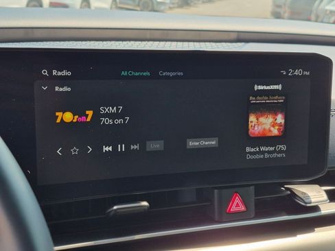 Used 2025 Kia Carnival SX w/ SX Dark Edition Package FWD image 23