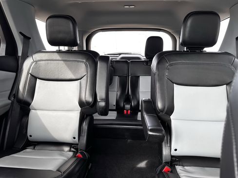 Certified 2023 Ford Explorer XLT w/ Equipment Group 202A image 13