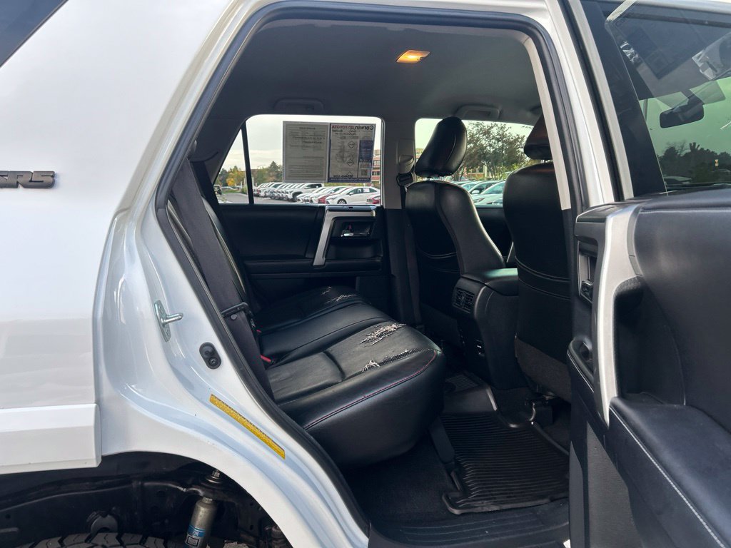Used 2016 Toyota 4Runner SR5 AWD/4WD image 16