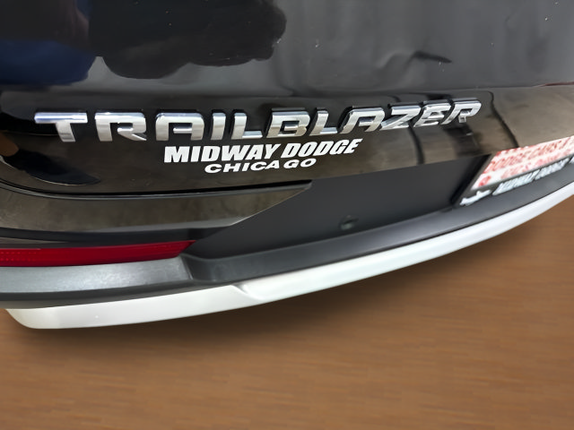 Used 2021 Chevrolet TrailBlazer LT w/ Convenience Package FWD image 8