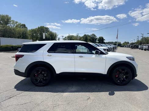Used 2022 Ford Explorer ST w/ Equipment Group 401A image 8