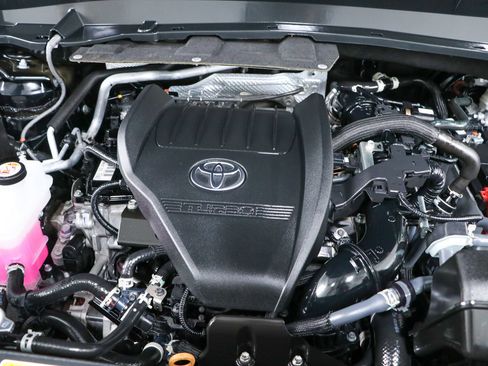 Used 2025 Toyota Grand Highlander AWD image 32