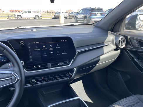 Certified 2025 Chevrolet Equinox LT image 16