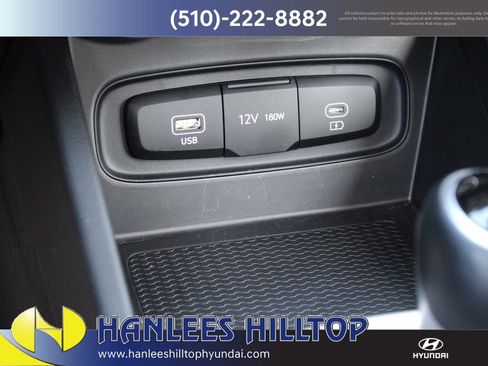 Used 2025 Hyundai Venue SEL image 20