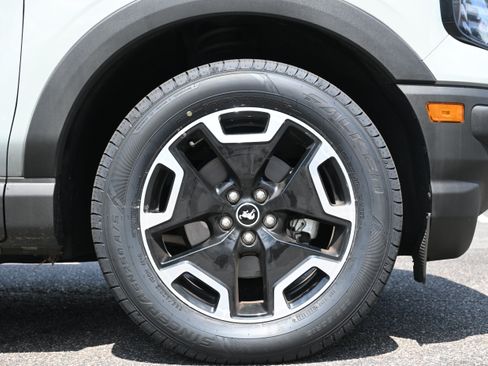 Used 2023 Ford Bronco Sport Outer Banks w/ Tech Package AWD/4WD image 13