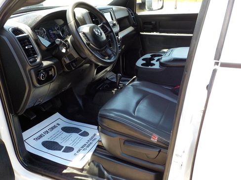 Used 2022 RAM 2500 Tradesman w/ Chrome Appearance Group AWD/4WD image 11