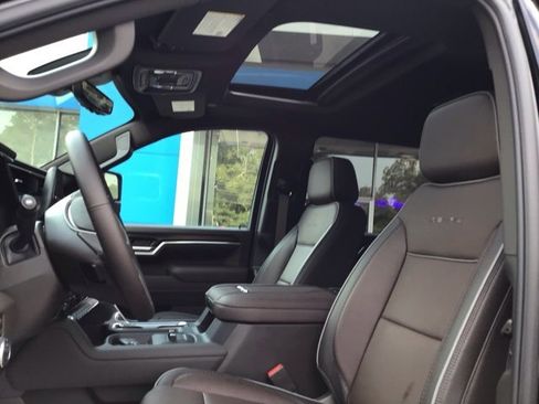 New 2026 GMC Sierra 2500 Denali w/ Denali Reserve Package image 8