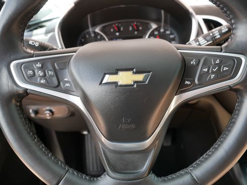 Used 2022 Chevrolet Equinox LT AWD/4WD image 25