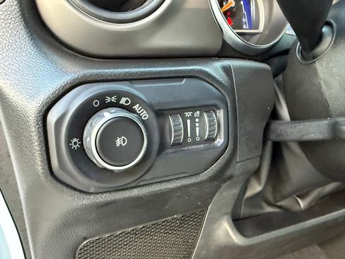 Used 2022 Jeep Wrangler Unlimited Sport image 15