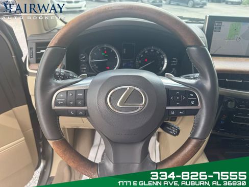 Used 2016 Lexus LX 570 4WD w/ Luxury Package image 20