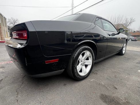 Used 2013 Dodge Challenger SXT image 11