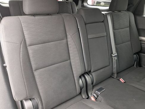 Used 2019 Dodge Durango SXT AWD/4WD image 16