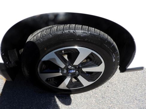 Used 2017 Subaru Forester 2.5i w/ Alloy Wheel Package image 15