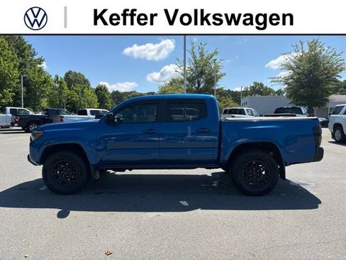 Used 2017 Toyota Tacoma SR5 w/ Tow Package AWD/4WD image 2