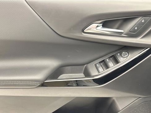 Used 2025 Chevrolet Equinox LT AWD/4WD image 13