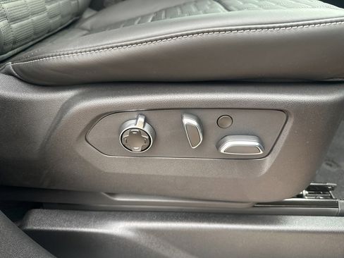 Used 2025 Cadillac Escalade ESV V w/ LPO, ONYX Package image 64