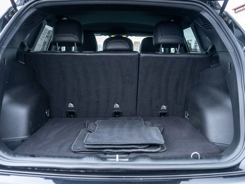 Used 2023 Jeep Compass Latitude image 9