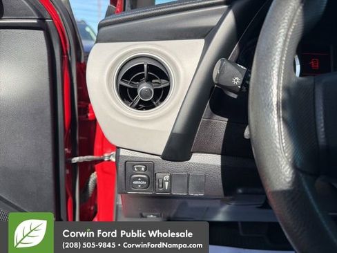Used 2019 Toyota Corolla LE FWD image 14