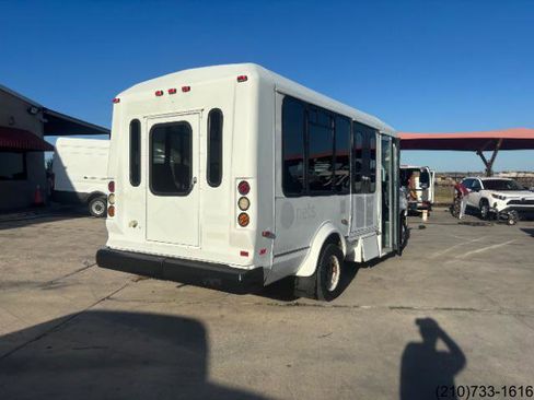 Used 2014 Ford E-350 and Econoline 350 Super Duty image 7