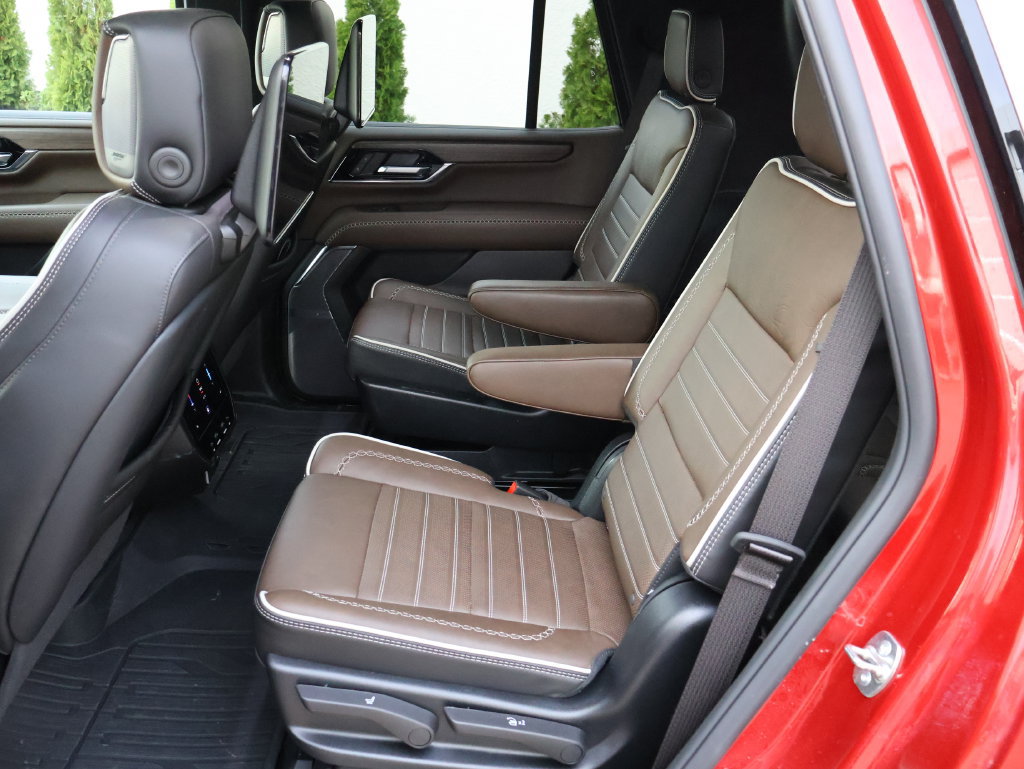 Certified 2026 GMC Yukon Denali Ultimate AWD/4WD image 10