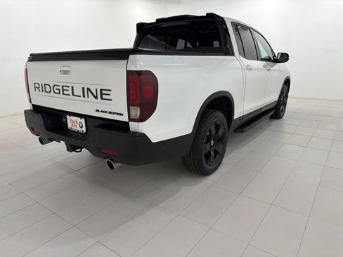 Used 2025 Honda Ridgeline Black Edition image 5