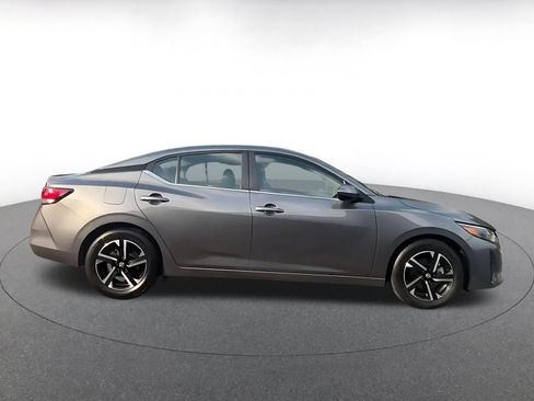 Used 2025 Nissan Sentra SV FWD image 16