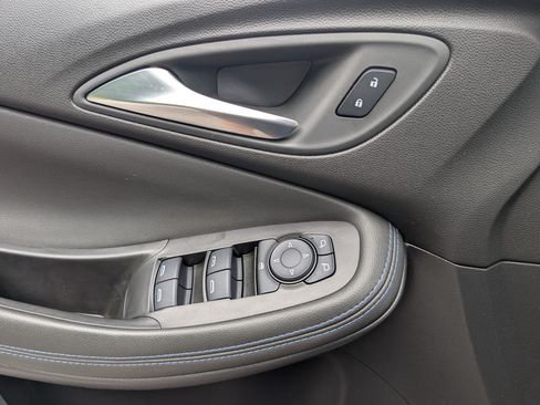 Used 2025 Buick Encore GX Sport Touring w/ Advanced Technology Package FWD image 15