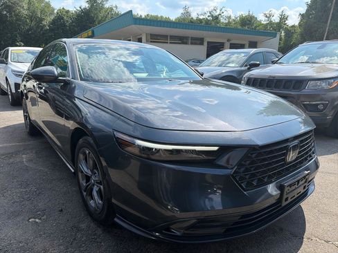 Used 2023 Honda Accord EX image 3