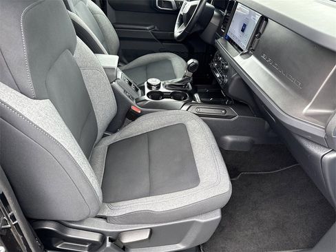 Used 2025 Ford Bronco Big Bend image 14