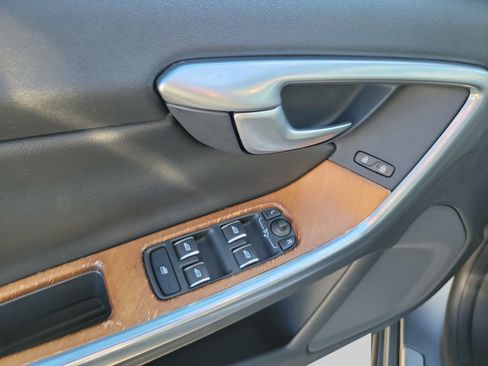 Used 2016 Volvo S60 T5 Inscription Platinum FWD image 18