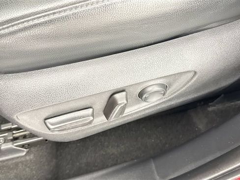 Used 2023 Toyota Highlander XSE FWD image 18