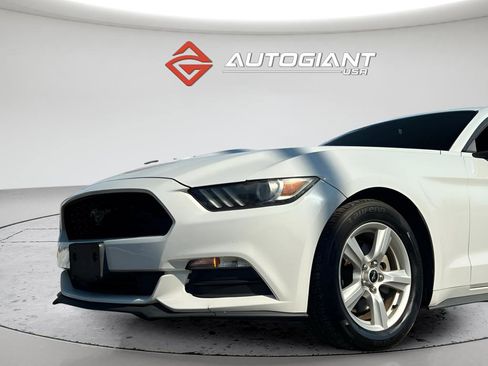 Used 2017 Ford Mustang V6 image 29