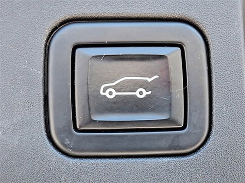 Certified 2022 Buick Envision Avenir w/ Technology Package II image 31