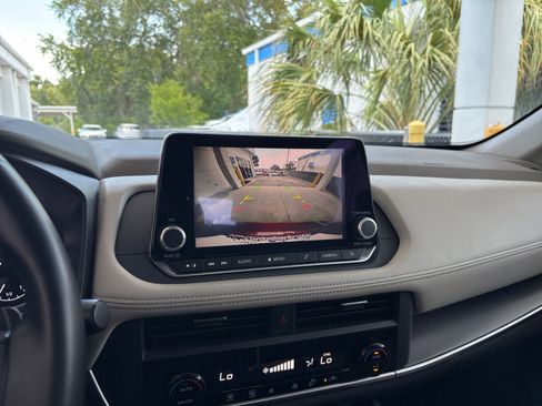 Used 2025 Nissan Rogue SV AWD/4WD image 25