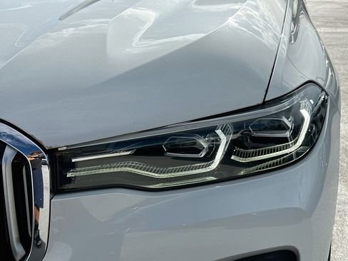 Used 2020 BMW X7 xDrive40i w/ Premium Package AWD/4WD image 32