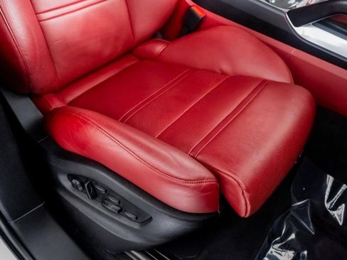 Used 2022 Porsche Cayenne Turbo image 30