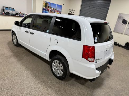 Used 2019 Dodge Grand Caravan SE FWD image 19