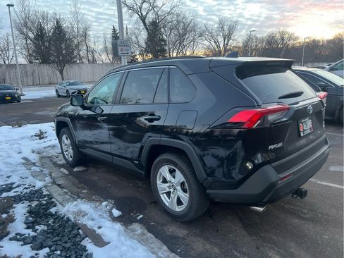 Used 2020 Toyota RAV4 XLE image 4