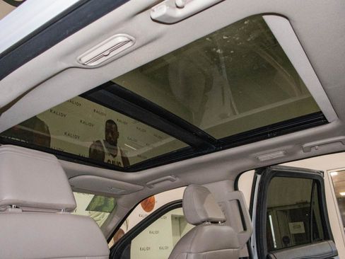 Used 2024 Ford Expedition Limited image 15