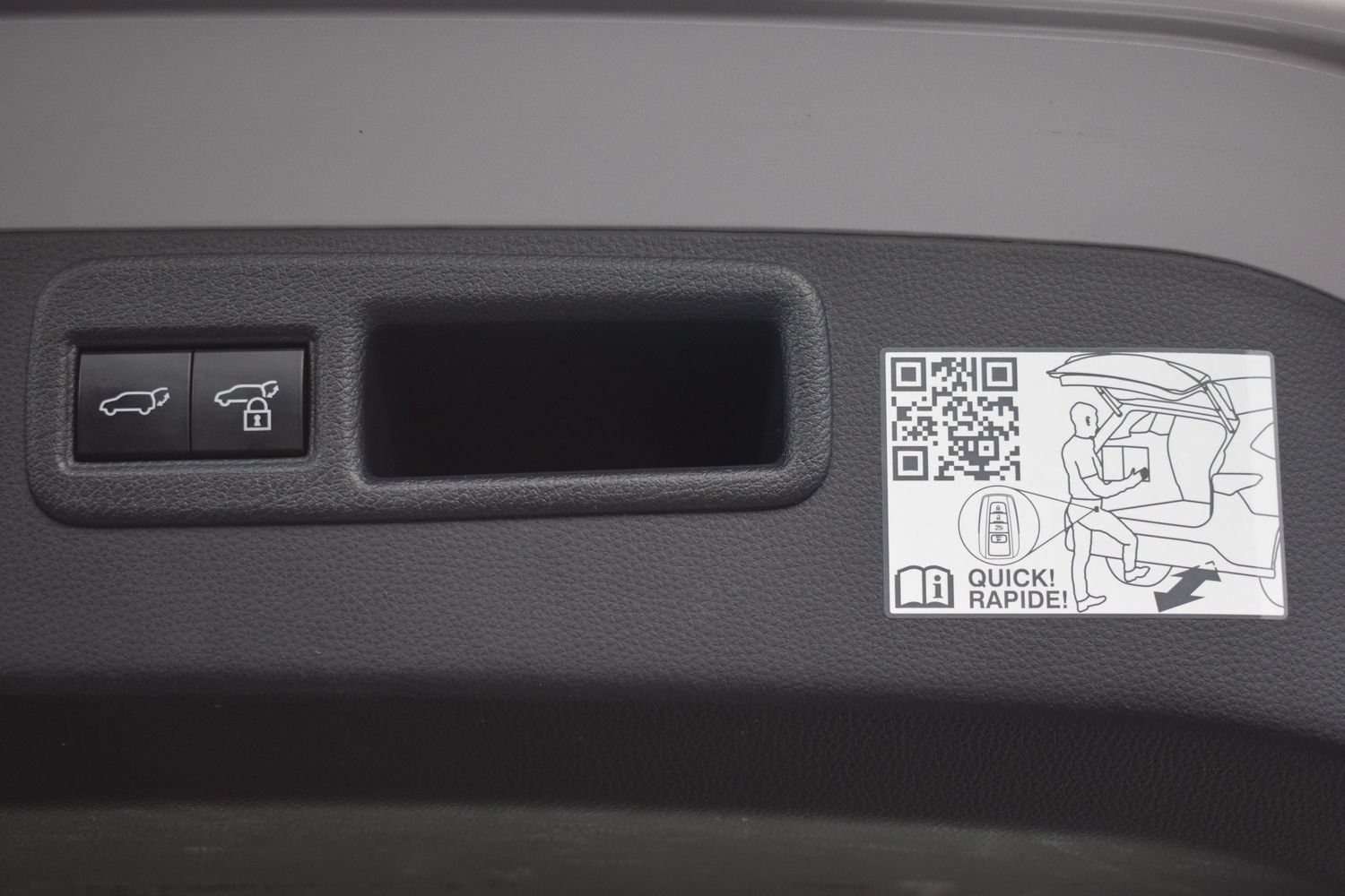 Used 2023 Toyota Venza XLE AWD/4WD image 12