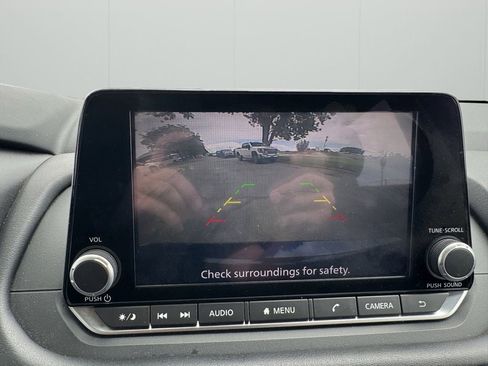 Used 2024 Nissan Rogue SV AWD/4WD image 17