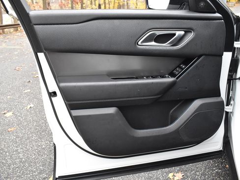 Used 2019 Land Rover Range Rover Velar S image 23