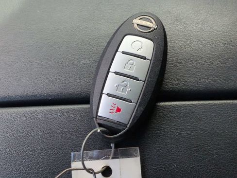Used 2022 Nissan Rogue SV FWD image 26