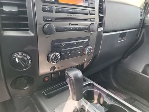 Used 2012 Nissan Titan SV w/ SV Premium Utility Pkg image 16