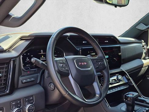 Used 2025 GMC Sierra 1500 AT4 w/ AT4 Premium Package AWD/4WD image 8