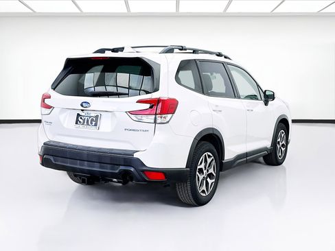 Used 2020 Subaru Forester Premium image 4
