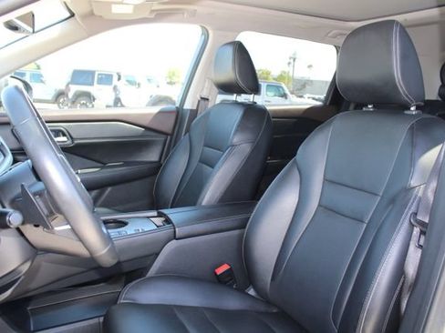 Used 2022 Nissan Rogue SL FWD image 29