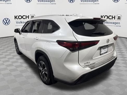 Used 2022 Toyota Highlander XLE image 5