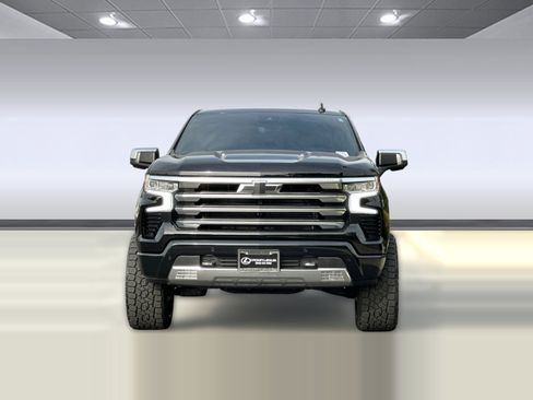 Used 2024 Chevrolet Silverado 1500 High Country w/ High Country Premium Package image 5